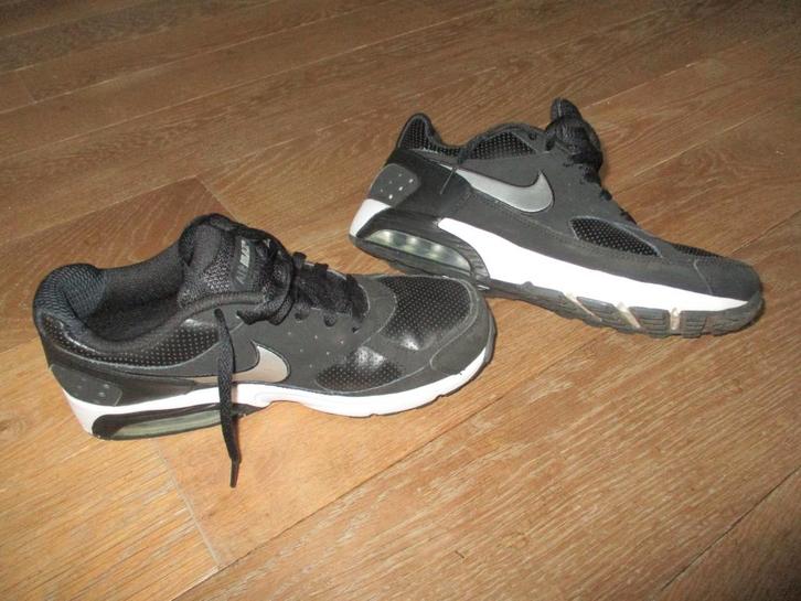 Nike air max sportschoen loopschoen als nieuw, Vêtements | Femmes, Chaussures, Comme neuf, Chaussures de sports, Noir, Enlèvement ou Envoi