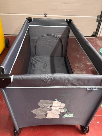 Lit parapluie Nattou et matelas beschikbaar voor biedingen