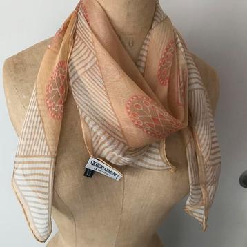 Giorgio Armani, zijden sjaal, nieuwstaat beschikbaar voor biedingen