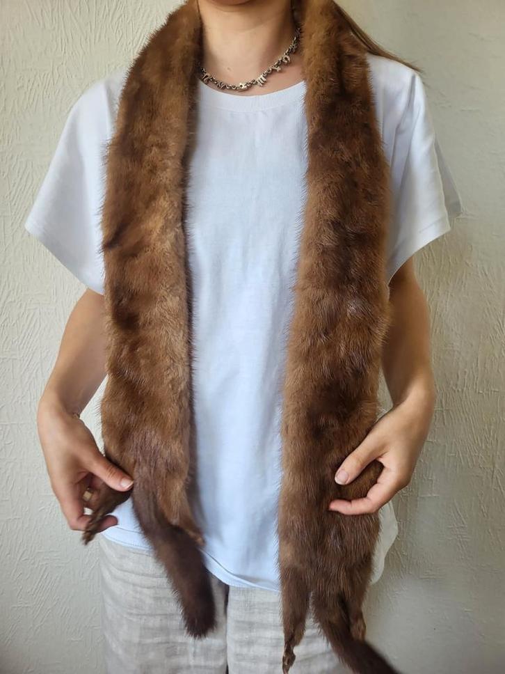 Vintage nerts bontset – sjaal met 2 volledige pelzen + muts, Kleding | Dames, Mutsen, Sjaals en Handschoenen, Zo goed als nieuw