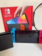 Nintendo switch OLED + toebehoren, Games en Spelcomputers, Spelcomputers | Nintendo Switch, Met games, Zo goed als nieuw, Met 3 controllers of meer