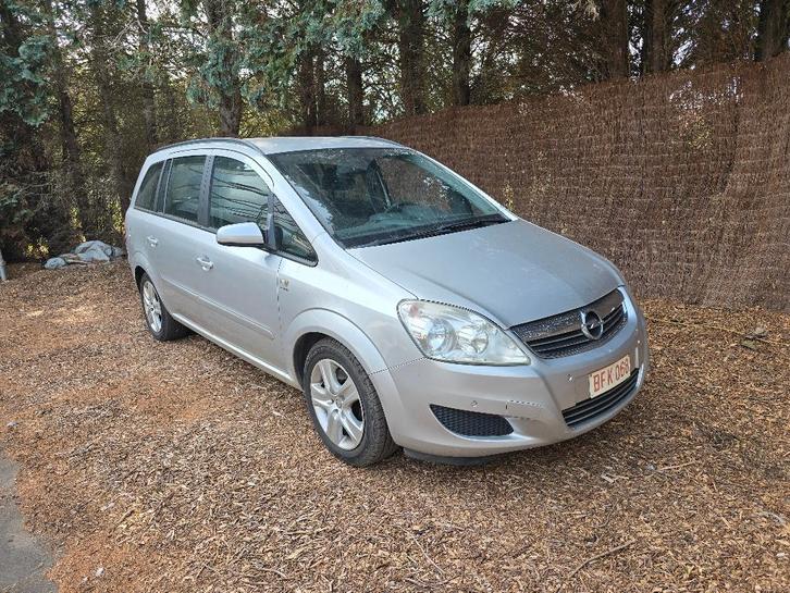 OPEL ZAFIRA, Auto's, Opel, Particulier, Zafira, Trekhaak, Diesel, Euro 4, Monovolume, 5 deurs, Handgeschakeld, Zilver of Grijs