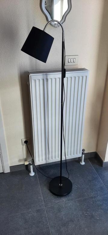 Staande leeslamp zwart 145 cm hoog. beschikbaar voor biedingen