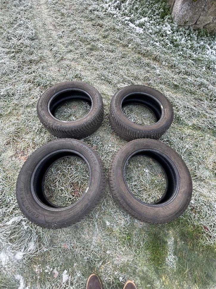 Pneus 4 saisons Goodyear 235 55 17, Autos : Pièces & Accessoires, Pneus & Jantes, Pneu(s), 4 Saisons, 17 pouces, 235 mm, Utilisé