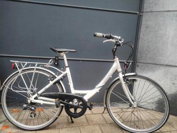 Damesfiets meisjesfiets studentenfiets stadfiets citybike  beschikbaar voor biedingen