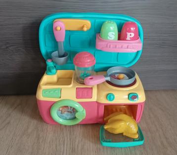 Speelkeukentje met geluid beschikbaar voor biedingen