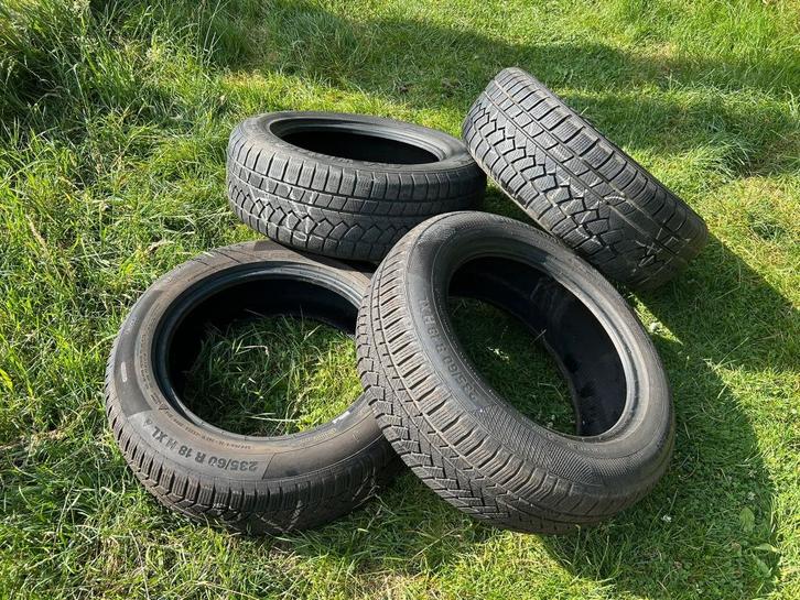 Jeu de pneus d'hiver CONTINENTAL 235/60 R18, Volvo XC 60,18", Autos : Pièces & Accessoires, Pneus & Jantes, Pneu(s), Pneus hiver