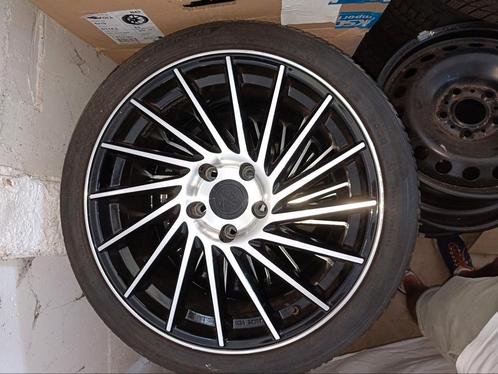Keskin velgen te koop past op hyundai en kia, Auto-onderdelen, Banden en Velgen, Band(en), Gebruikt, Ophalen