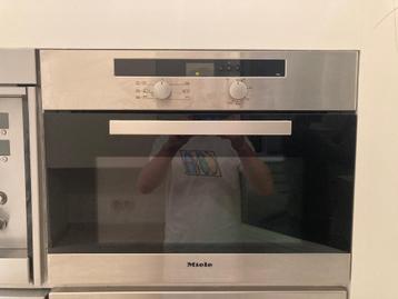 Four combiné micro-ondes Miele H4020BM