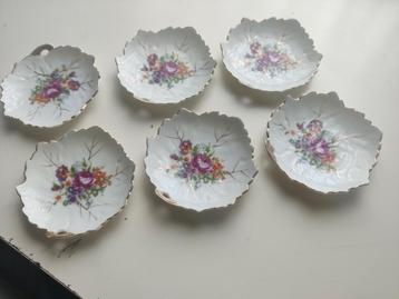 6 mooie bordjes beschikbaar voor biedingen