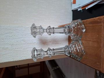 2 mooie glazen kandelaars beschikbaar voor biedingen