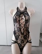 Tenue noire sexy noire fleurs XXL mais taille L