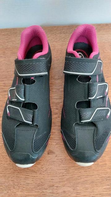 Klikschoenen voor bvb indoor spinning. Maat 39 beschikbaar voor biedingen