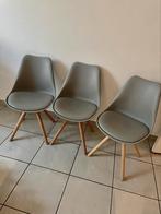 Lot van 3 grijze scandinavische stoelen op houten poten, Huis en Inrichting, Stoelen, Ophalen of Verzenden, Zo goed als nieuw