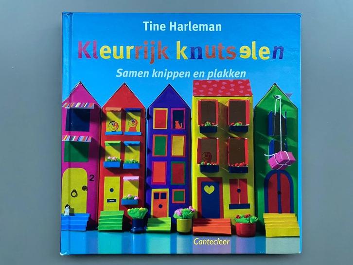Boek “Kleurrijk knutselen, samen knippen en plakken”, Boeken, Hobby en Vrije tijd, Zo goed als nieuw, Scrapbooking en Knutselen