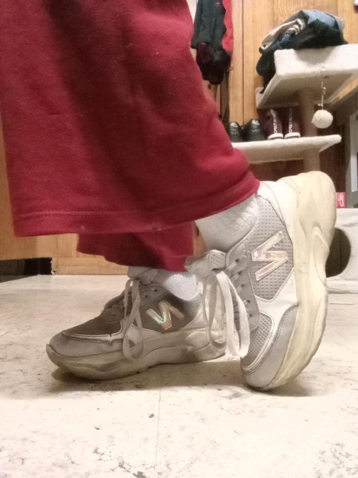 New Balance- Sneaker 530 Beige Meisjes, Dieren en Toebehoren, Hondenkleding, Gebruikt, Ophalen of Verzenden