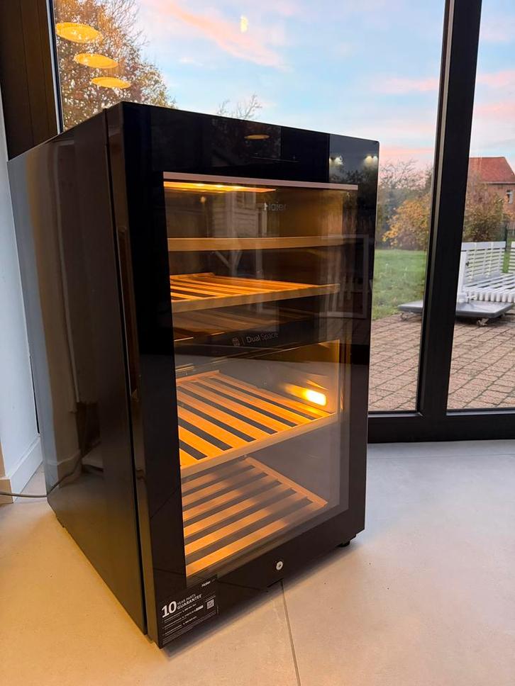 Haier Wijnklimaatkast HWS42GDAU1, Elektronische apparatuur, Koelkasten en IJskasten, Zo goed als nieuw, Ophalen