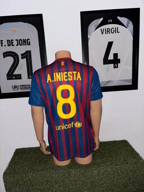 Barcelona thuisshirt 2011-2012 Iniesta, Sport en Fitness, Voetbal, Zo goed als nieuw, Shirt, Maat L, Verzenden