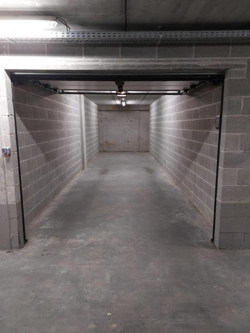 Dubbele garagebox te koop voor 2 auto's EN/OF stockage, Auto diversen, Autostaanplaatsen en Garages