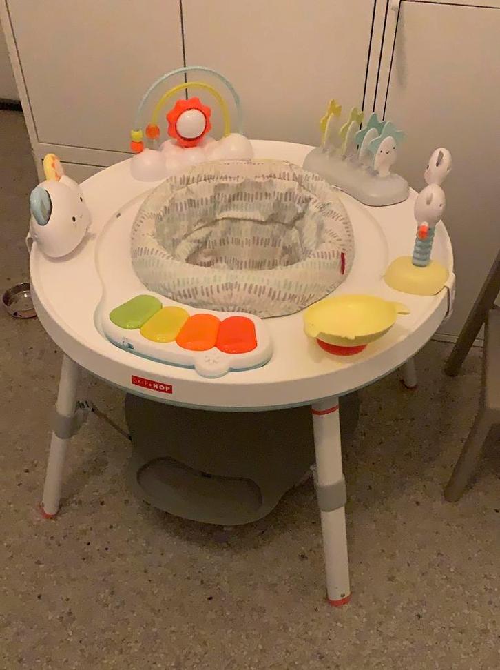 Skip Hop speeltafel, Enfants & Bébés, Jouets | Tables de jeux, Comme neuf, Enlèvement