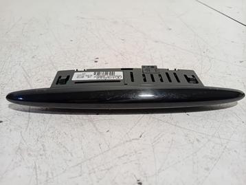DISPLAY Mercedes-Benz GLA (156.9) (A1725420023) beschikbaar voor biedingen