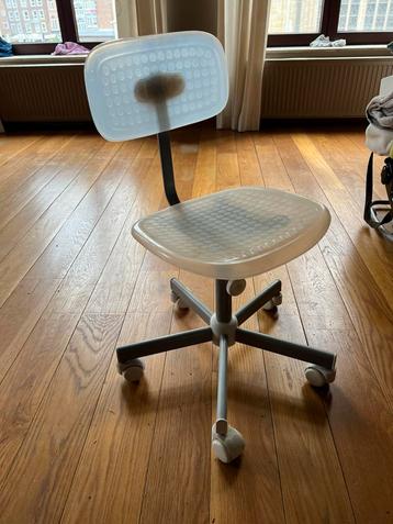 Bureaustoel beschikbaar voor biedingen