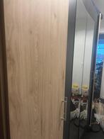 4-deurs kledingkast in zo goed als nieuwe staat, Huis en Inrichting, Ophalen