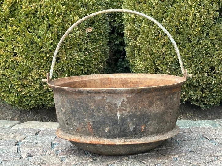 ancienne bouilloire en fonte - diam. 38 cm - modèle rare, Antiquités & Art, Curiosités & Brocante, Enlèvement