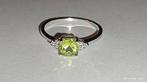 Prachtige sterling zilveren ring met natuurlijke peridoot, Handtassen en Accessoires, Ringen, 18 tot 19, Nieuw, Ophalen of Verzenden