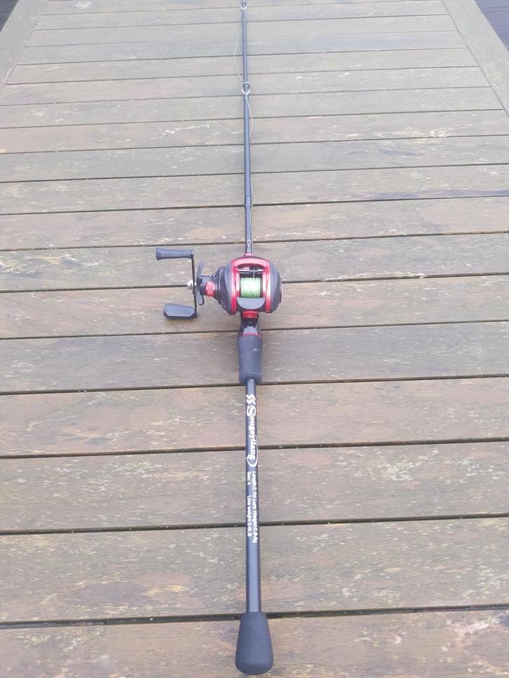 Baitcaster roofvis, Watersport en Boten, Hengelsport | Roofvissen, Zo goed als nieuw, Verzenden