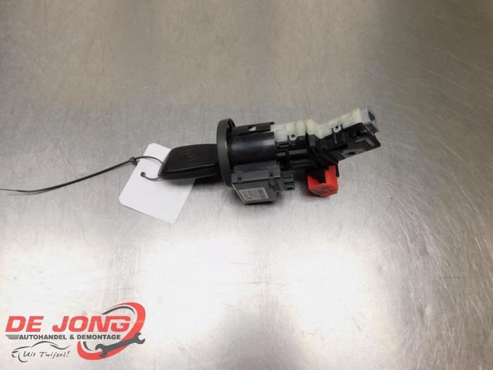 Kontaktslot + Sleutel van een Renault Twingo, Auto-onderdelen, Overige Auto-onderdelen, Renault, Gebruikt, 3 maanden garantie