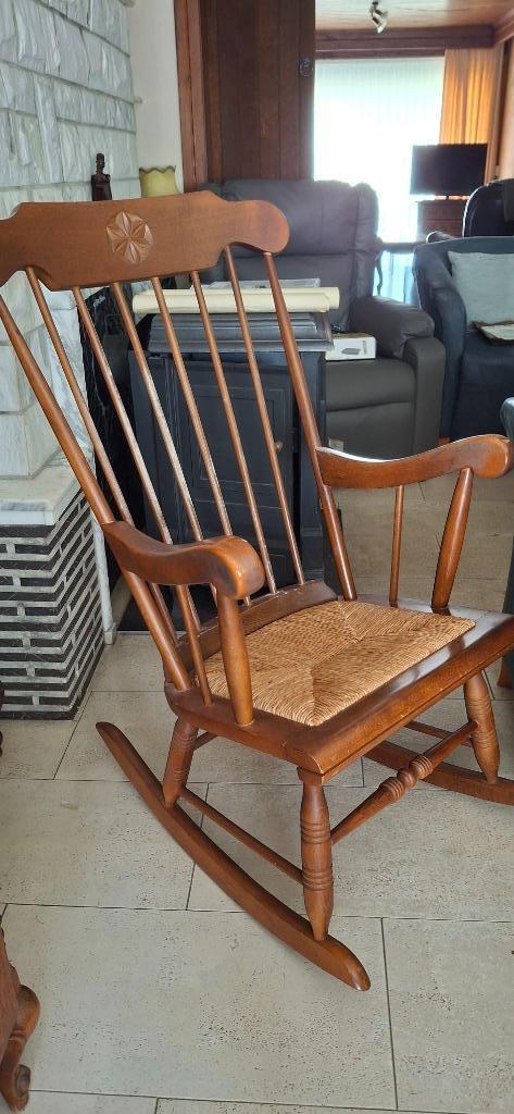 Vintage schommelstoel, Antiek en Kunst, Antiek | Meubels | Stoelen en Sofa's, Ophalen