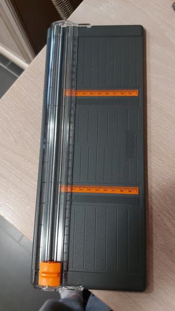 Papier snijder voor rechte stukken, Ophalen, Zo goed als nieuw