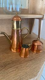 Koffiepot, suikerpot en melkkannetje, Ophalen