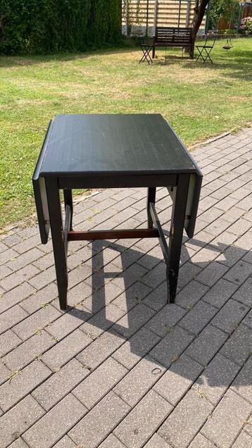 Tafel ( klaptafel) beschikbaar voor biedingen