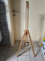 Chevalet de peintre, Enlèvement, Chevalet