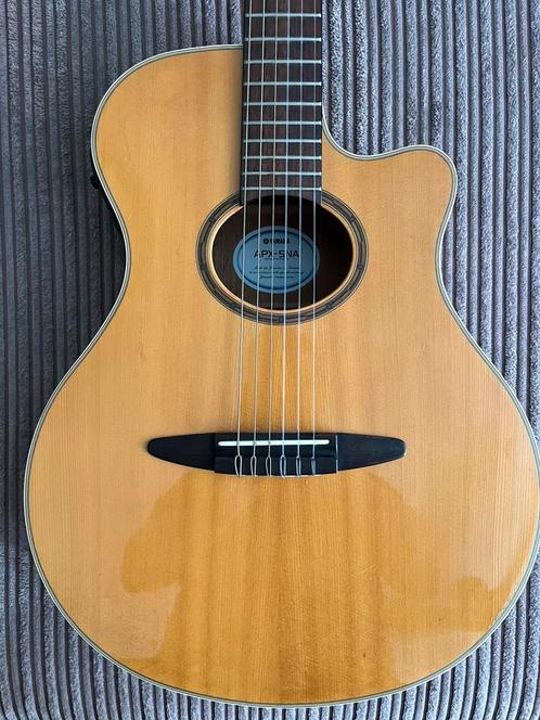 Yamaha APX-5NA - Spaanse/klassieke gitaar, Muziek en Instrumenten, Snaarinstrumenten | Gitaren | Akoestisch, Zo goed als nieuw