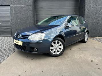 Volkswagen Golf V 1.6 benzine - airco - zetelverwarming, Autos, 75 kW, Achat, Entreprise, Carnet d'entretien