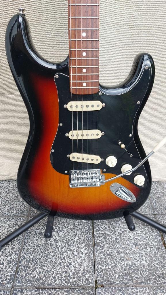 Squier Classic Vibe 60s ( Fender ), Muziek en Instrumenten, Snaarinstrumenten | Gitaren | Elektrisch, Zo goed als nieuw, Solid body
