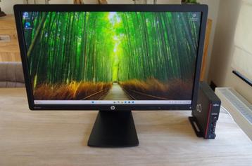 Fujitsu Esprimo G558 + écran Z de HP Z23i, 256 GB, 8 GB, Avec moniteur, Enlèvement