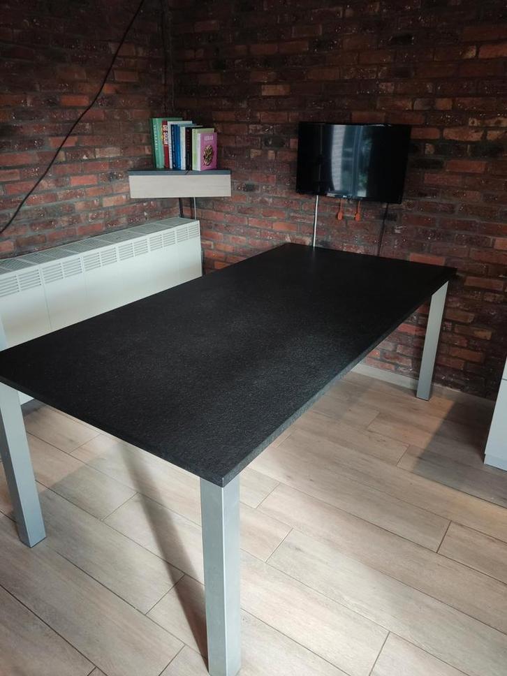 Grande table avec plateau en granit, Maison & Meubles, Tables | Tables à manger, Enlèvement