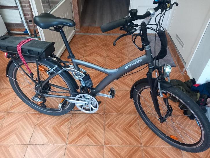 Electrische fiets, Fietsen en Brommers, Elektrische fietsen, Zo goed als nieuw, Ophalen