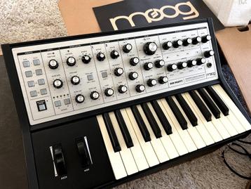 Moog SUB PHATTY analoge synthesizer