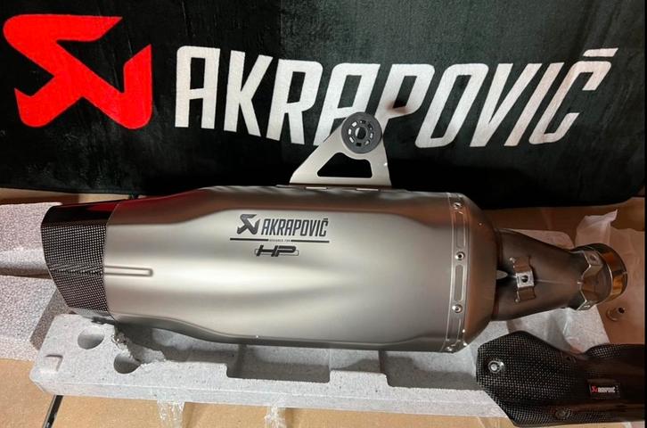 SOLD// Akrapovic titanium HP -BMW R1250GS/ R1200GS GSA LC, Motoren, Onderdelen | BMW, Ophalen of Verzenden