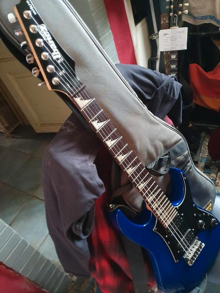 2 guitares de voyage (adultes ou enfants) Ibanez et J&D, Musique & Instruments, Instruments à corde | Guitares | Électriques, Utilisé