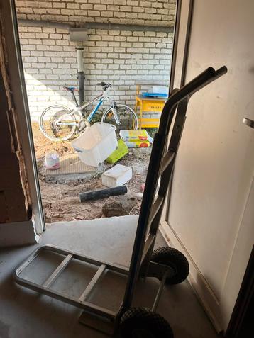 Steekwagen beschikbaar voor biedingen