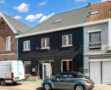 RUIM GERENOVEERD PAND MET TAL VAN MOGELIJKHEDEN TE BALEN! beschikbaar voor biedingen