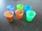 plastiek drinkbekers en 4 brooddoosjes en fruit doosje, Comme neuf, Autres types, Autres matériaux, Enlèvement ou Envoi