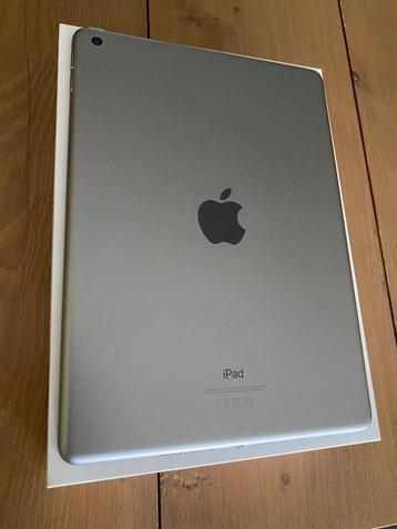iPad 6th generation - 32 GB - Space Gray, Gebruikt, 32 GB, Apple iPad, Grijs