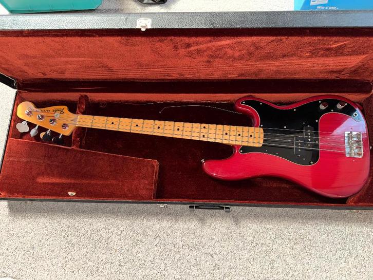 Fender Precision Bass 1979 Candy Apple Red, Musique & Instruments, Instruments à corde | Guitares | Basses, Utilisé, Électrique